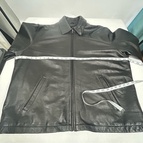 Vintage American Hide & Leather Men's Classic Black Leather Jacket - Picture 3 of 15
